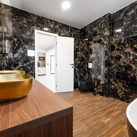 Marta ヴィラ マカルスカ